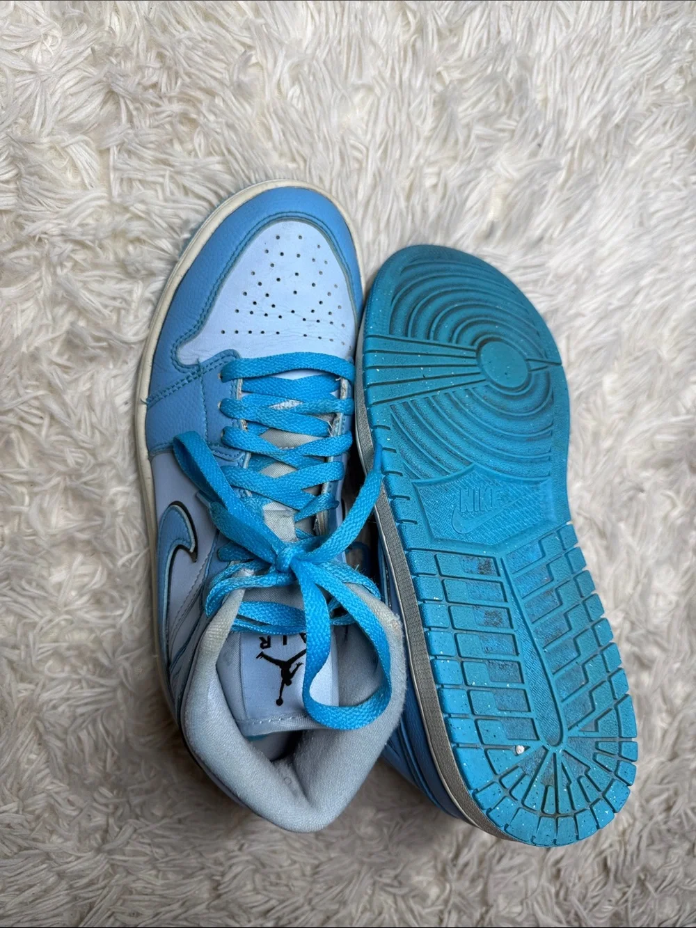 Nike Air Jordan 1 Mid in Sky Blue and White